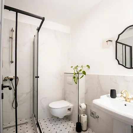 Garden Retreat For Two! Brand New Ii Budapest